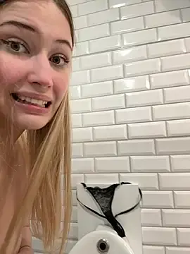 Stripchat Adult Webcam of blonde_exe