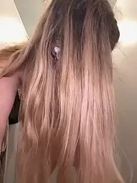 Stripchat Sex Cam of blonde_exe