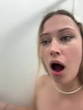 Stripchat Sex Cam of blonde_exe
