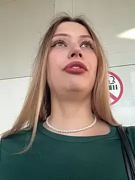 Stripchat Nude Webcam of blonde_exe