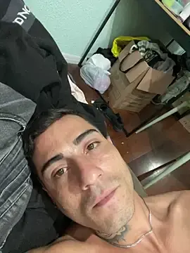 Stripchat Live Sex Cam of guimoooca