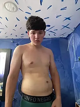 Stripchat Live Sex Cam of BigLatinGuy