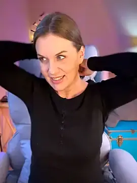 Stripchat Live Sex Cam of MaiseKnox