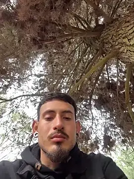 Stripchat Sex Cam of black_leon