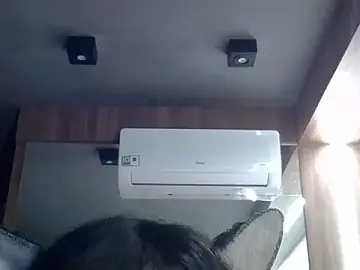 Stripchat Adult Webcams of SkinnyKitten