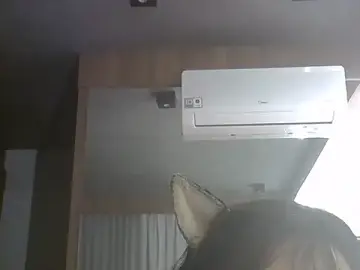 Stripchat Free Live Porn of SkinnyKitten