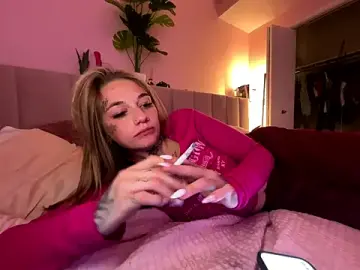 Stripchat Live Sex Cam of chloetease