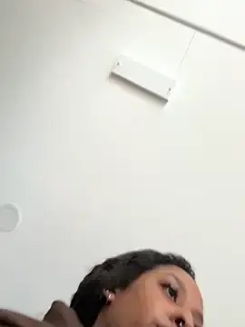 Stripchat Free Porn Cam of Your_Paris