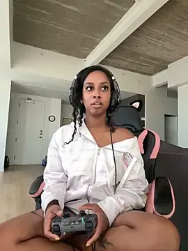 Stripchat Adult Webcam of Your_Paris