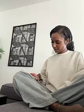 Stripchat Free Porn Cam of Your_Paris