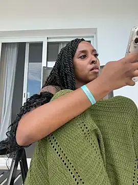 Stripchat Adult Webcam of Your_Paris