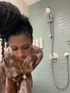 Stripchat Live Sex Cam of Your_Paris