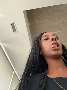 Stripchat Sex Cam of Your_Paris