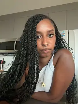 Stripchat Live Sex Cam of Your_Paris