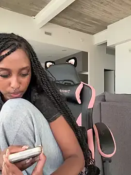 Stripchat Sex Cam of Your_Paris