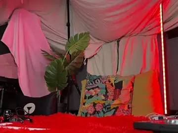 Stripchat Free Porn Cam of Your_Paris