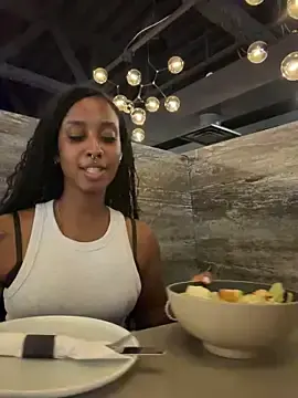 Stripchat Live Sex Cam of Your_Paris