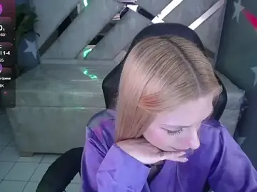 Stripchat Free Live Porn of Candy_kush_t