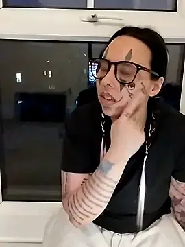 Stripchat Live Sex Cam of ThatAltGirl