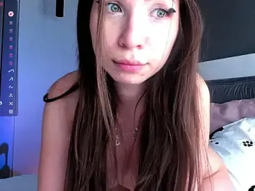Stripchat Live Sex Cam of Ellamilano9
