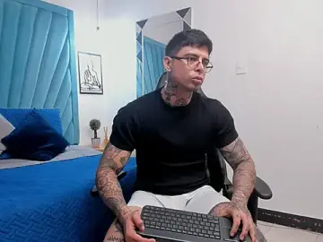 Stripchat Live Sex of MATEO_DILUCA