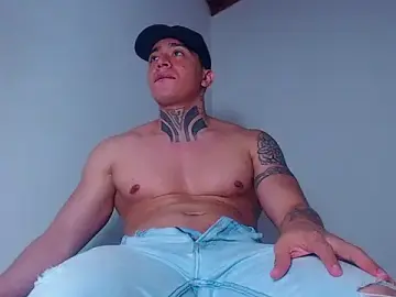Stripchat Nude Webcam of cristopher_22cm