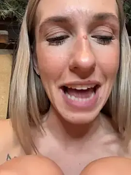 Stripchat Nude Webcam of lola_tentatiion