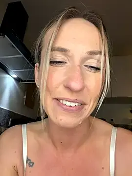 Stripchat Adult Webcams of lola_tentatiion