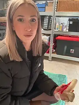 Stripchat Live Sex Cam of lola_tentatiion