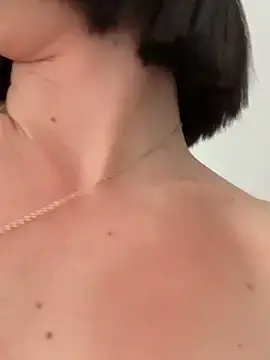 Stripchat Sex Cam of lola_tentatiion