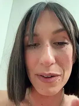 Stripchat Free Porn Cam of lola_tentatiion