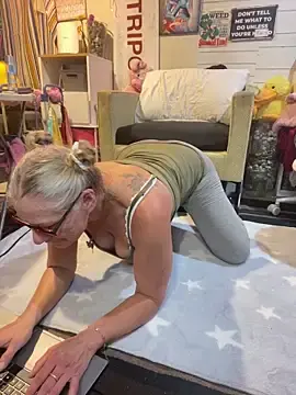 Stripchat Adult Webcams of TrenaAnne