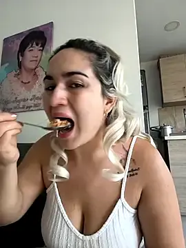 Stripchat Nude Webcam of XxxVale1993