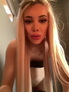 Stripchat Watch Live Sex Cams of AlyssaFoxx_