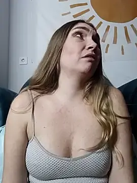 Stripchat Live Sex Cam of KisaVixen