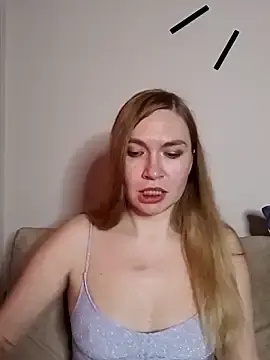 Stripchat Nude Webcam of KisaVixen