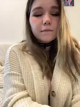 Stripchat Free Porn Cam of PumaShyXD