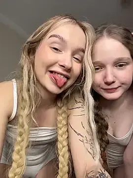 Stripchat Sex Cam of -teenytiny-