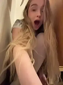 Stripchat Adult Webcams of -teenytiny-