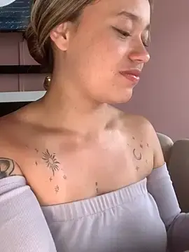 Stripchat Live Sex Cam of Diosa_Pinkk