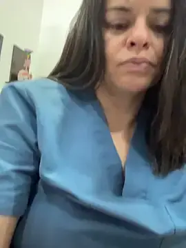 Stripchat Live Sex Cam of Dr_Nathalia_28