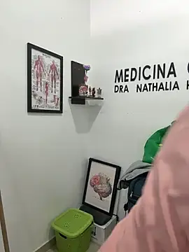 Stripchat Watch Live Sex Cams of Dr_Nathalia_28