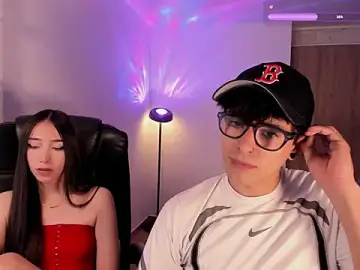 Stripchat Watch Live Sex Cams of Mikeyvioleta_