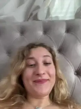 Stripchat Live Porn of MileySummer