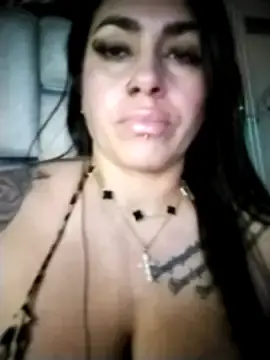 Stripchat Live Sex Cam of chelaqueen_