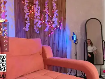 Stripchat Nude Webcam of Rina_Panic