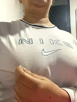 Stripchat Nude Webcam of ruby_santana777