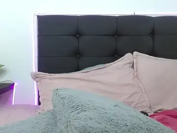 Stripchat Live Sex Cam of vaness_weet