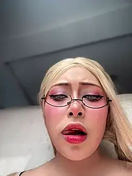 Stripchat Sex Cam of seraphine23