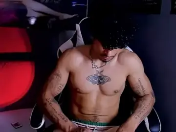 Stripchat Free Porn Cam of Thomas_Fit1